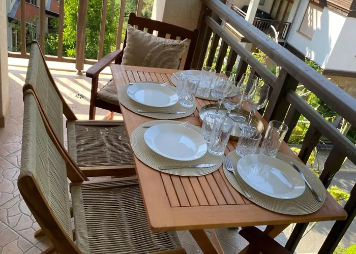 Aj 3, Santa Marina Village,